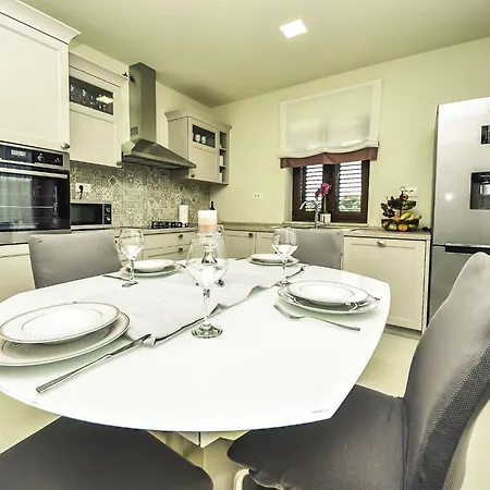 Korina By Interhome Pridraga